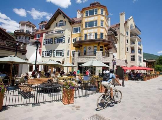Village Center Condos Вейл Экстерьер фото